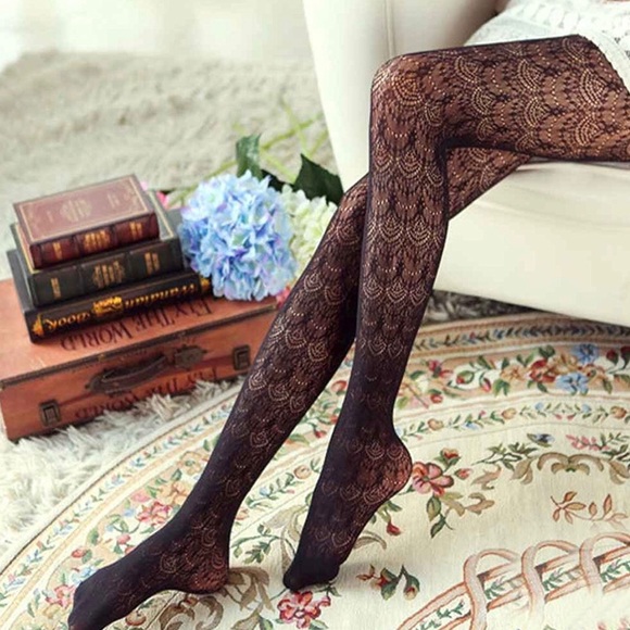 2 pairs black lace pattern tights. One size new - Picture 2 of 5